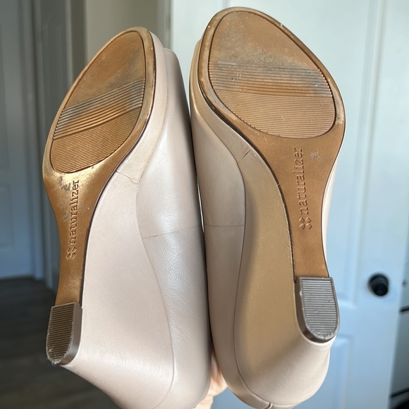 Naturalizer sandals for sale! Like new! Size 5.5! - Picture 4 of 4